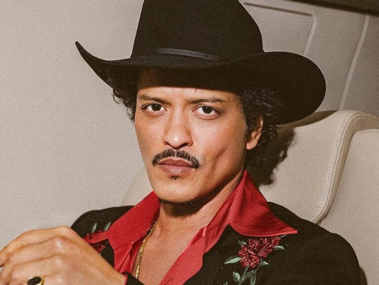Álbum novo de Bruno Mars pode ser o maior de sua carreira, diz site