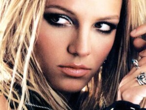 "Britney Spears destruiu minha música", diz compositor