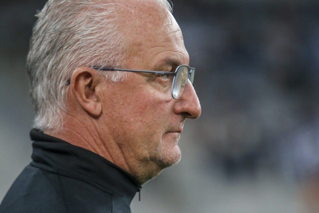 Corinthians fecha contrato com Dorival Júnior - Central dos Famosos