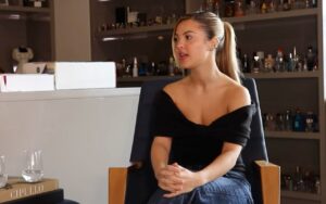 Ex-'Chiquitita' Júlia Gomes diz que foi excluída e ex-colegas reagem com críticas