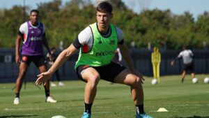 Entenda os bastidores do afastamento do zagueiro Capasso no Vasco