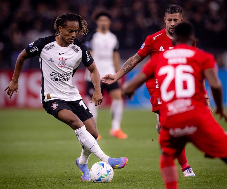 Corinthians empata com América de Cali na Sul-Americana e complica classificação