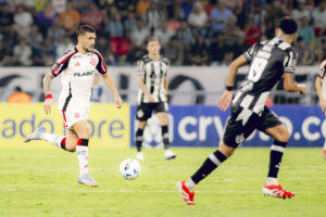 Flamengo tropeça diante do Central Córdoba e se complica na Libertadores