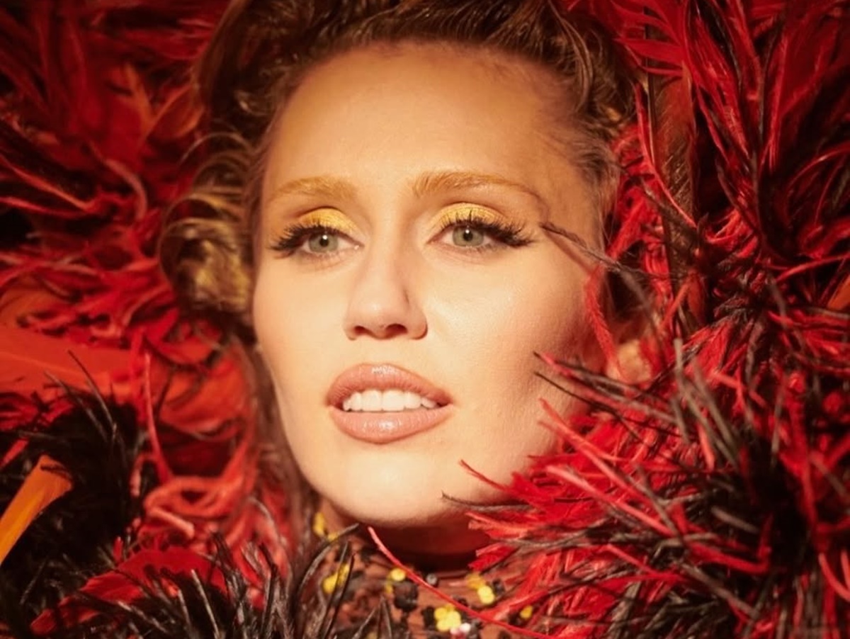 Filme do "Something Beautiful", de Miley Cyrus, chega aos cinemas do Brasil - veja o que os fãs acharam!