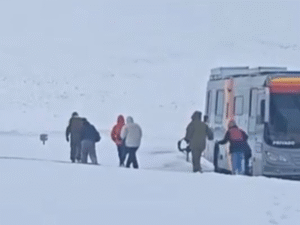 Nevasca no Chile deixa 27 turistas presos em estrada; 19 são brasileiros