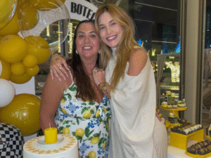 Virginia brinca ao mostrar que mãe quitou dívida de IPTU em seu nome: “Levou pro coração”