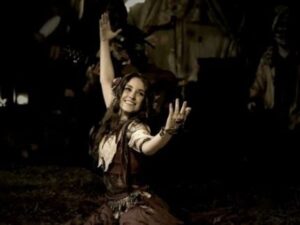 Gabriella Di Grecco relembra trajetória e celebra reprise da novela “Além do Tempo”
