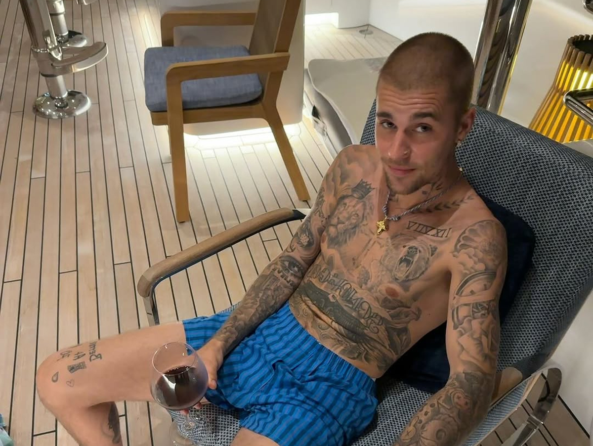 Justin Bieber: "SWAG" estreia nas paradas de 12 países, com duas lideranças