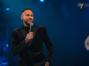Batmóvel: Neymar compra carro inspirado em super-herói avaliado em mais de R$ 8 milhões