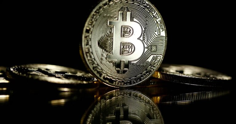 Bitcoin tem alta de mais de 1% com potencial alívio em tensões comerciais