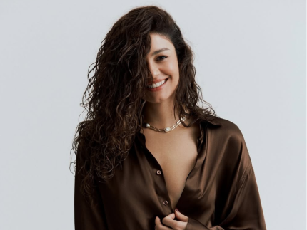 Sophie Charlotte comemora estreia de "Três Graças": "Sensação gostosa de ser brasileira"