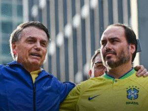 Carlos Bolsonaro se revolta e detona debate sobre sucessão após prisão do pai: "Covardia"