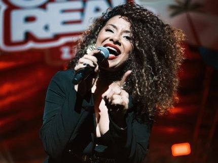 Após saída de Silvânia Aquino, descubra quem assume a nova voz da Calcinha Preta