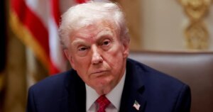 Trump agradece jornal britânico após renúncia do chefe da BBC