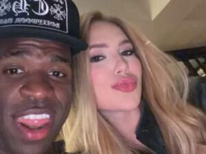 1 mês de namoro: Virginia e Vini Jr. trocam “eu te amo” pela 1ª vez em público