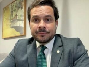 Capitão Alberto Neto critica decisão de Lula na distribuição do símbolo das deficiências invisíveis: “Veto cruel”