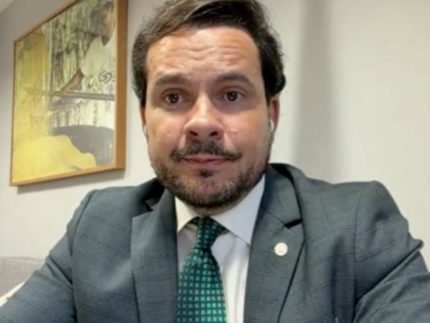 Capitão Alberto Neto critica decisão de Lula na distribuição do símbolo das deficiências invisíveis: “Veto cruel”