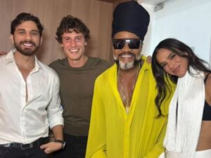 Após encontro, Gustavo Mioto sonha em duetos com Shawn Mendes e Dua Lipa: “Quem sabe”