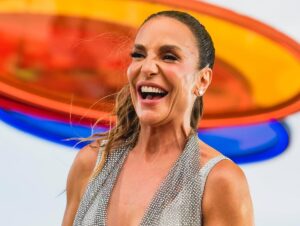 Ivete Clareou: em Salvador, cantora faz 1º show após anúncio de divórcio; veja vídeos