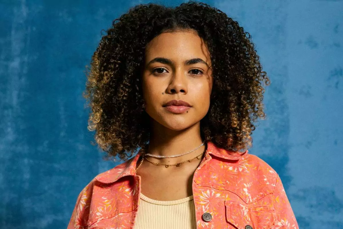 Joélly (Alana Cabral) em Três Graças