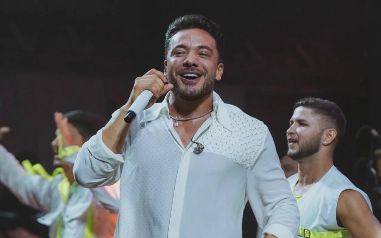 Wesley Safadão abre réveillon em Trancoso Título com show inesquecível