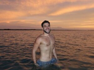 Álvaro ironiza críticas e defende possível show de Justin Bieber no Rio