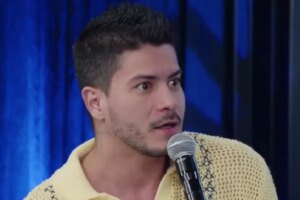 Arthur Aguiar contesta falta de convites na Globo (Reprodução/CanalUol)