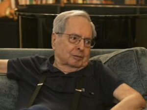 Benedito Ruy Barbosa recebe alta após ser internado com infecção urinária