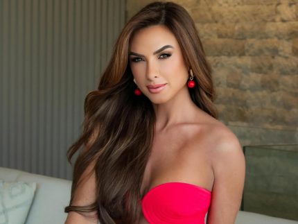 Nicole Bahls tem voo desviado por crise na Venezuela e perde show do Henrique & Juliano