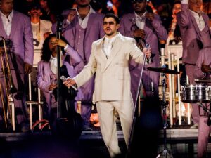 OPINIÃO: Bad Bunny transforma São Paulo em Meca da comunidade latino-americana em sua vibrante estreia no Brasil