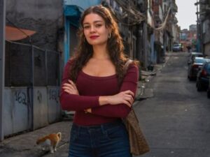 Na Sapucaí, Sophie Charlotte confirma fim de relacionamento com Xamã