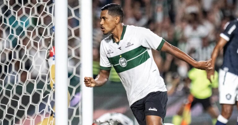 Embalado, Coritiba vence Remo e cola no G4 do Brasileirão