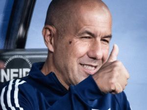 Leonardo Jardim já está no CT e Flamengo ajusta detalhes finais antes do anúncio