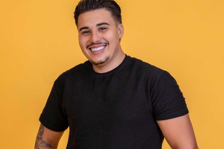 Pedro posando para o BBB 26, da Globo