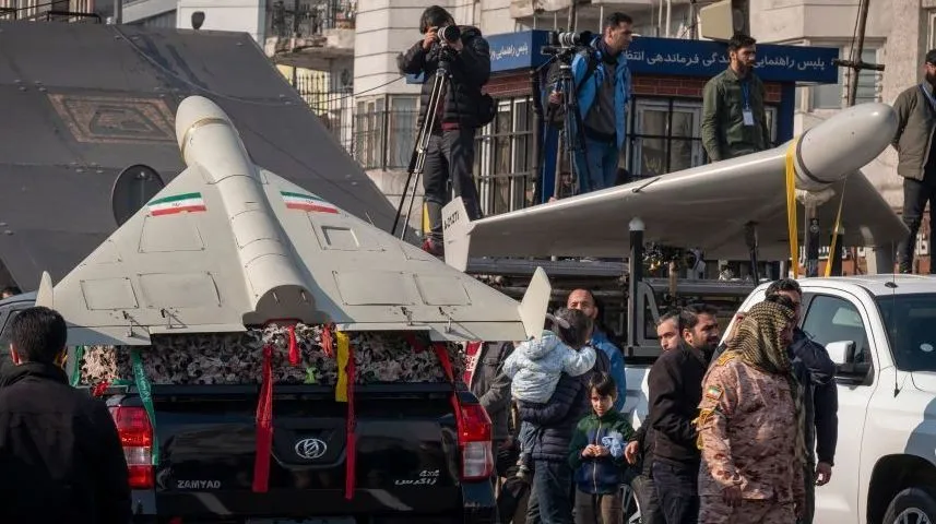 Conheça o drone kamikaze Shahed-136, usado pelo Irã na guerra