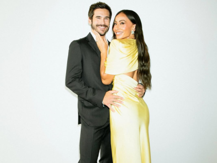 Sabrina Sato ganha flores e declaração de amor de Nicolas Prattes: “2 anos de nós”