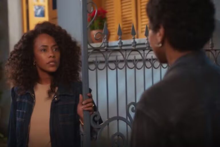 Valéria (Naruna Costa) fica frente a frente com a filha