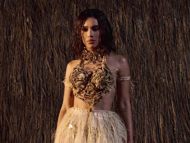 "Esse Grammy já é seu": fãs lotam redes sociais com reações ao novo álbum de Anitta, "EQUILIBRIVM"