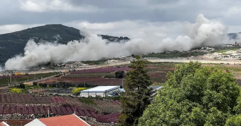 Militares de Israel ferem jornalistas no sul do Líbano, diz mídia estatal