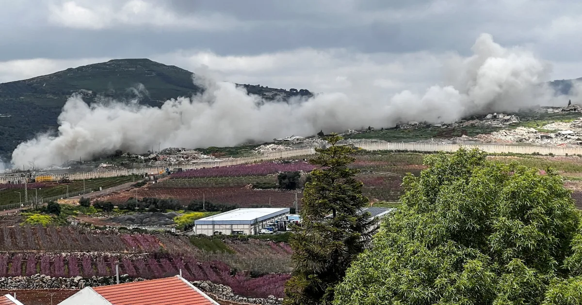 Militares de Israel ferem jornalistas no sul do Líbano, diz mídia estatal