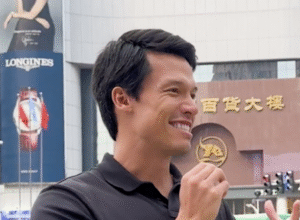 Direto da China, Leo Young abre o jogo sobre carreira após o MasterChef