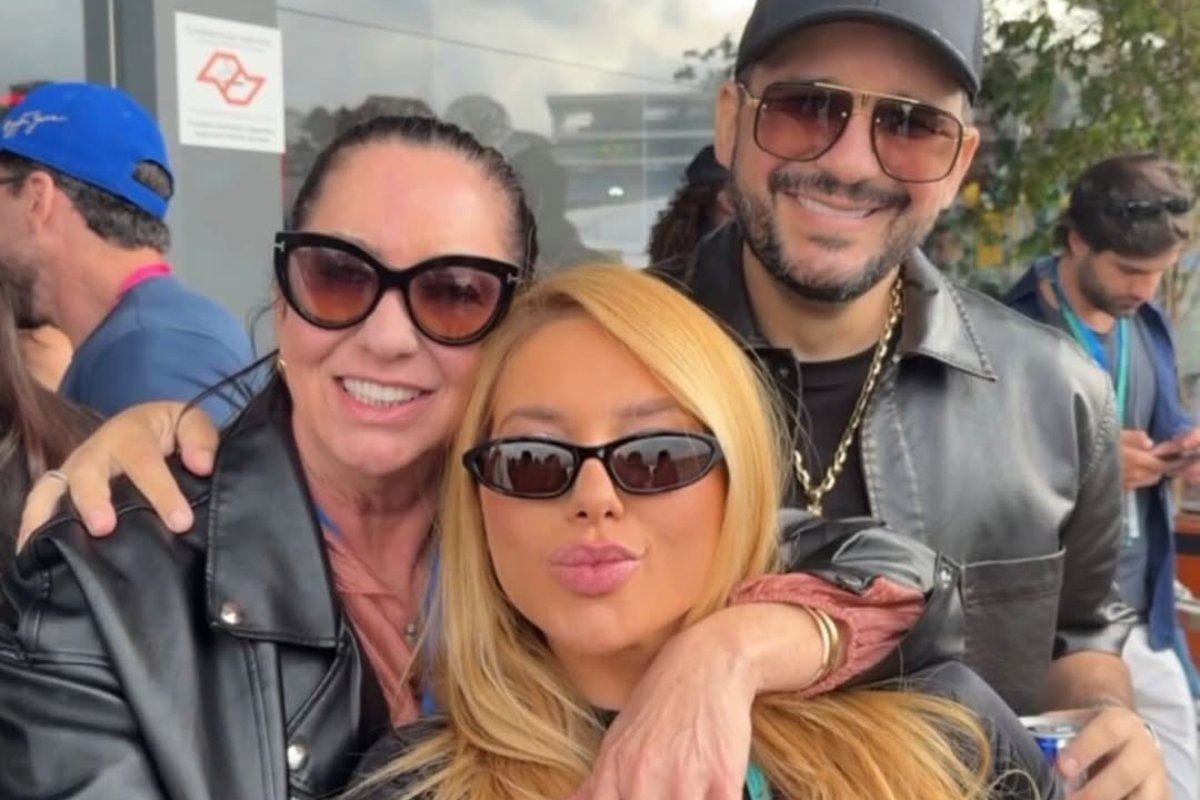 virginia fonseca com a mãe, margareth serrão, e o padrasto, danilo nascimento