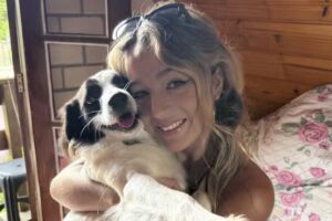 Samira com o seu cachorro Lindolfo