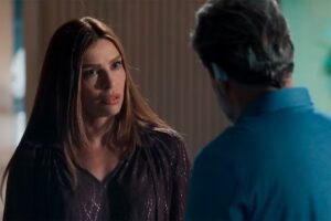 Arminda (Grazi Massafera) e Ferette (Murilo Benício)