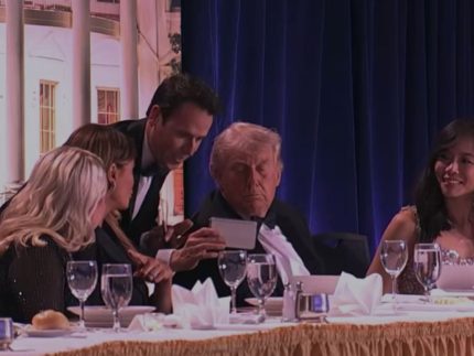 Trump é retirado às pressas de jantar da Casa Branca